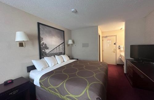 South Lethbridge Hotel | Super 8 by Wyndham Lethbridge