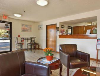 Lewiston Hotel | Super 8 by Wyndham Lewiston Auburn Area