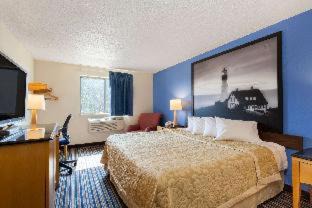 Lewiston Hotel | Super 8 by Wyndham Lewiston Auburn Area