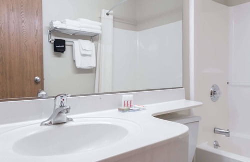 Lewistown Hotel | Super 8 by Wyndham Lewistown