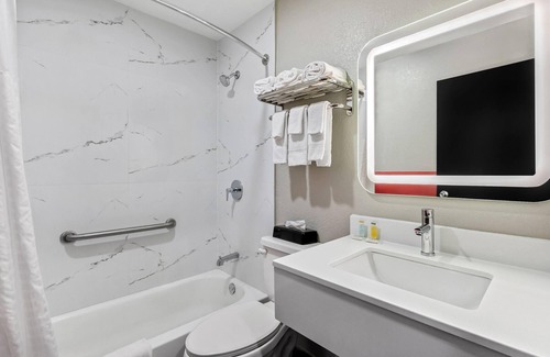Lewiston Hotel | Super 8 by Wyndham Lewiston Auburn Area