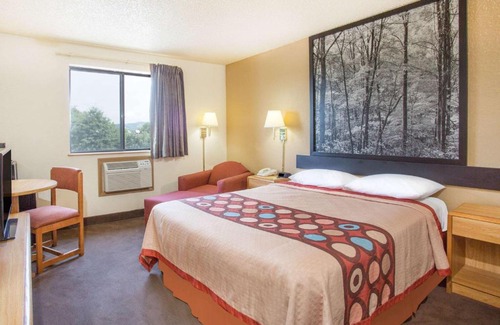 Lexington Hotel | Super 8 by Wyndham Lexington VA