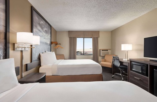 Lincoln Hotel | Super 8 by Wyndham Lincoln North