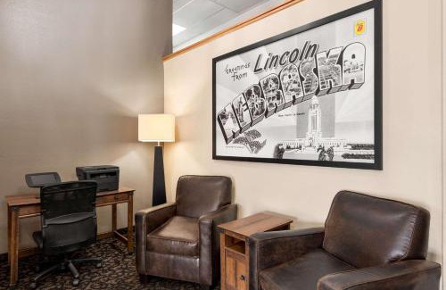 Lincoln Hotel | Super 8 by Wyndham Lincoln North