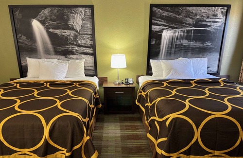 Lincoln Hotel | Super 8 by Wyndham Lincoln
