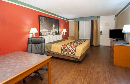 Little Rock Hotel | Super 8 by Wyndham Little Rock/Otter Creek
