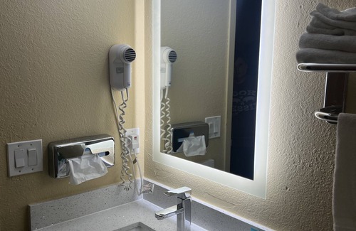 Marion Hotel | Super 8 by Wyndham Marion