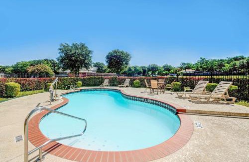 McKinney Hotel | Super 8 by Wyndham McKinney/Plano Area