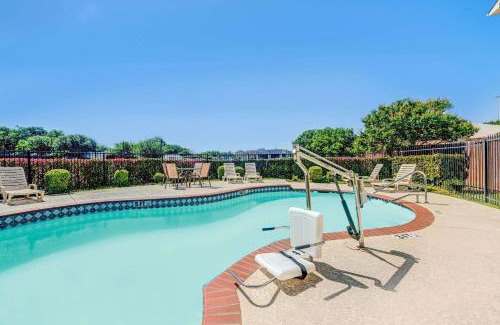 McKinney Hotel | Super 8 by Wyndham McKinney/Plano Area