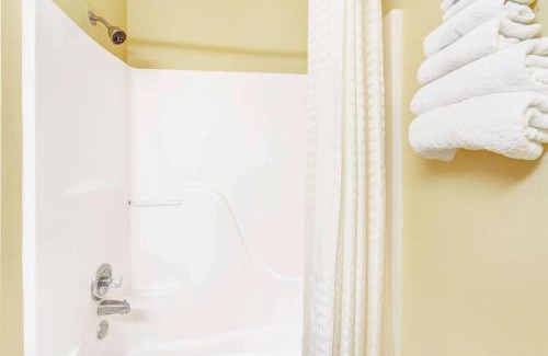 McKinney Hotel | Super 8 by Wyndham McKinney/Plano Area
