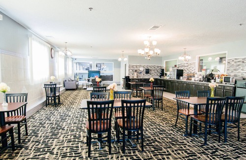 McLean Hotel | Super 8 by Wyndham McLean/Bloomington SW