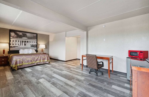 Millbury Hotel | Super 8 by Wyndham Millbury/Toledo