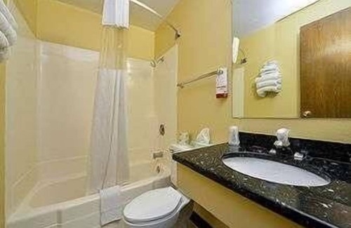 Minot Hotel | Super 8 by Wyndham Minot Airport