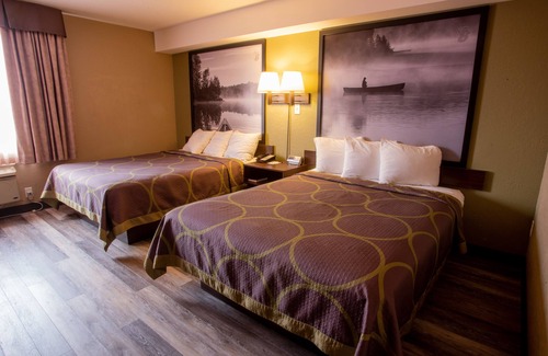 Gateway Hotel | Super 8 by Wyndham Mississauga