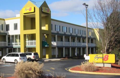 New Cumberland Hotel | Super 8 by Wyndham New Cumberland