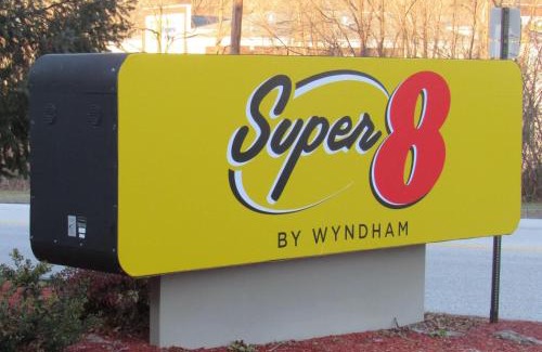 New Cumberland Hotel | Super 8 by Wyndham New Cumberland