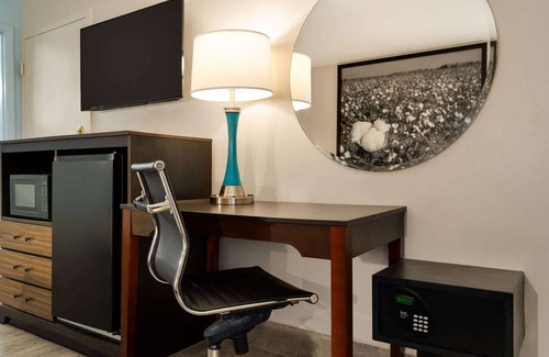 Gulf Hills Hotel | Super 8 by Wyndham Ocean Springs Biloxi
