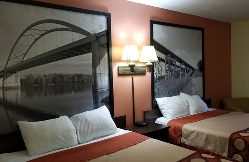 Ottumwa Hotel | Super 8 by Wyndham Ottumwa