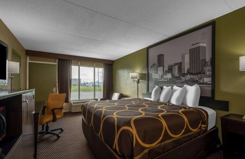 Perrysburg Hotel | Super 8 by Wyndham Perrysburg/Toledo
