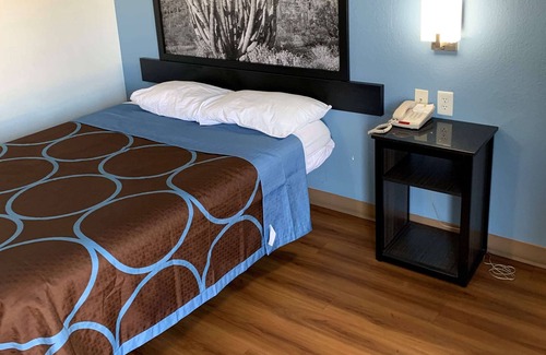 Alhambra Hotel | Super 8 by Wyndham Phoenix West
