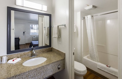 Alhambra Hotel | Super 8 by Wyndham Phoenix West