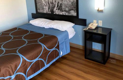 Alhambra Hotel | Super 8 by Wyndham Phoenix West