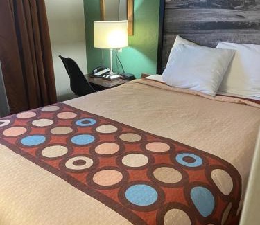 Pierre Hotel | Super 8 by Wyndham Pierre SD