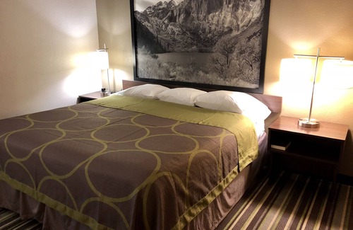 Pocatello Hotel | Super 8 by Wyndham Pocatello