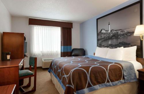 Nasons Corner Hotel | Super 8 by Wyndham Portland/Westbrook Area