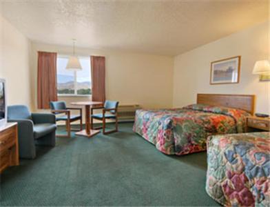 Price Hotel | Super 8 by Wyndham Price