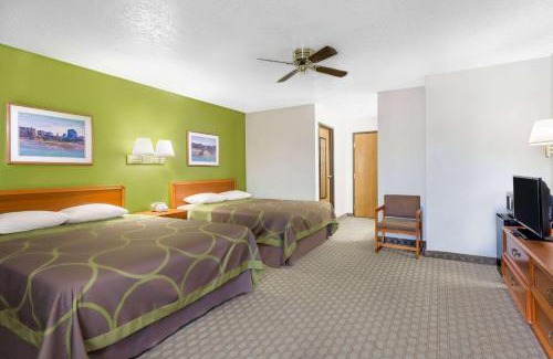 Price Hotel | Super 8 by Wyndham Price
