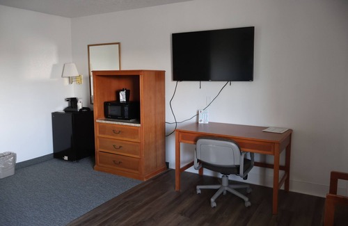 Price Hotel | Super 8 by Wyndham Price