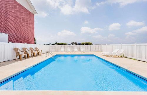 Rainsville Hotel | Super 8 by Wyndham Rainsville