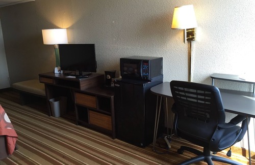 Redfield Hotel | Super 8 by Wyndham Redfield
