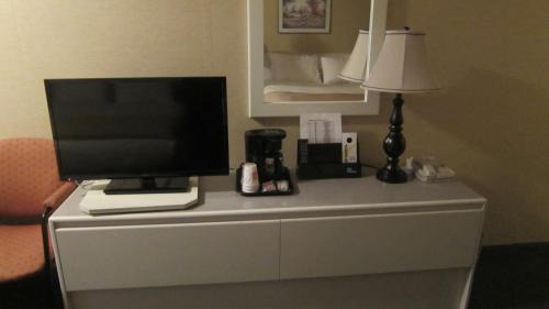 Revelstoke Hotel | Super 8 by Wyndham Revelstoke BC