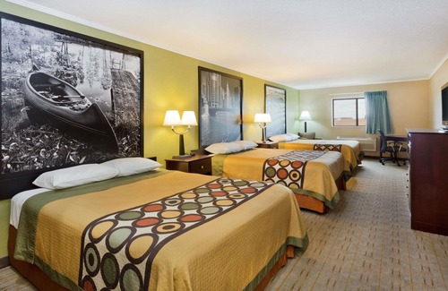 Rochelle Hotel | Super 8 by Wyndham Rochelle