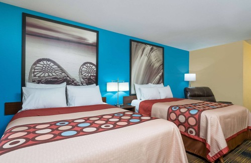 Rochester Hotel | Super 8 by Wyndham Rochester Mayo Clinic Area