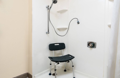 Rochester Hotel | Super 8 by Wyndham Rochester Mayo Clinic Area