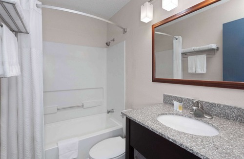 Romeoville Hotel | Super 8 by Wyndham Romeoville Bolingbrook