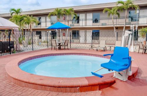St. Petersburg - Clearwater Hotel | Super 8 by Wyndham St. Petersburg