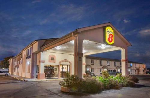 Sallisaw Hotel | Super 8 by Wyndham Sallisaw