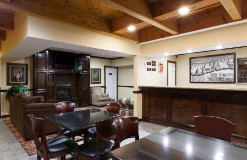 Sallisaw Hotel | Super 8 by Wyndham Sallisaw