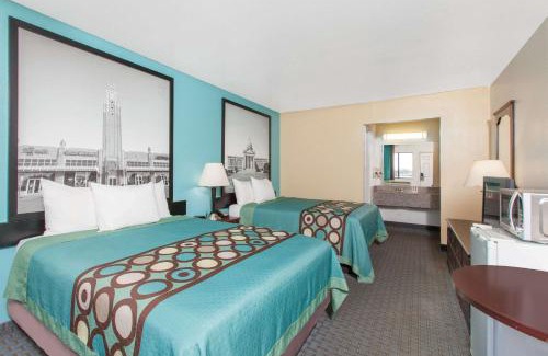 Sallisaw Hotel | Super 8 by Wyndham Sallisaw