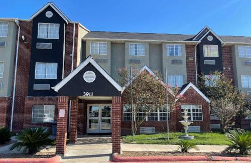 San Antonio Hotel | Super 8 by Wyndham San Antonio Downtown NE