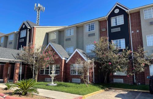 San Antonio Hotel | Super 8 by Wyndham San Antonio Downtown NE