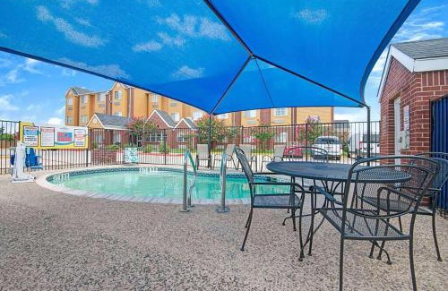 San Antonio Hotel | Super 8 by Wyndham San Antonio Downtown NE