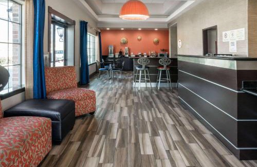 North San Antonio - SAT Hotel | Super 8 by Wyndham San Antonio Near Fort Sam Houston