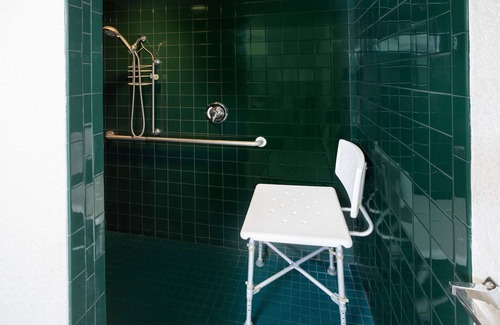 Seguin Hotel | Super 8 by Wyndham Seguin