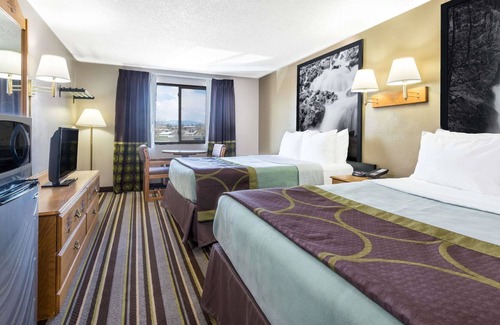 Sheridan Hotel | Super 8 by Wyndham Sheridan