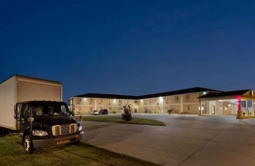 Miner Hotel | Super 8 by Wyndham Sikeston/Miner Area